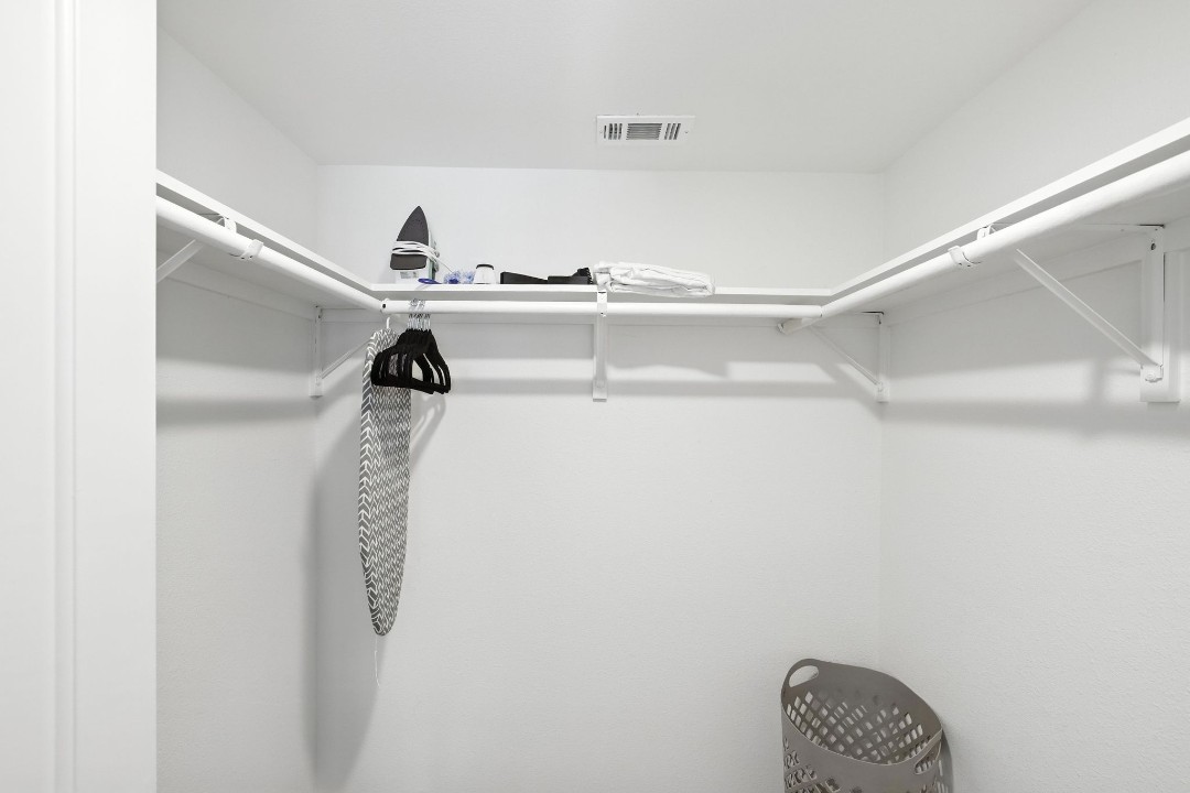 Mueller Flats · Unit 1607 1/1