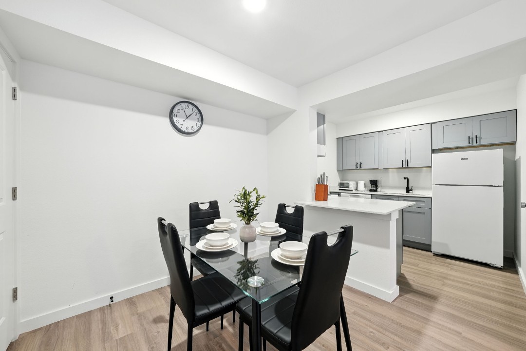 Mueller Flats · Unit 1613 1/1