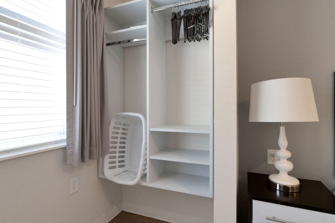 Simplicity At the Rim · Unit 1305 1/1
