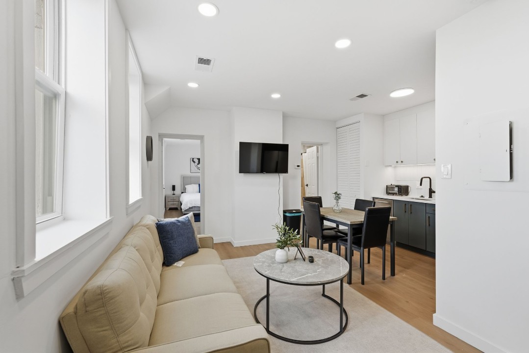 Carriage House C410 · Unit 1/1