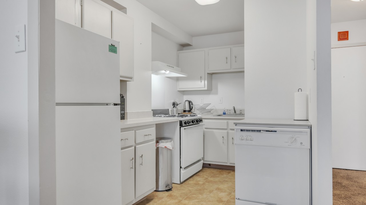 Pa Place 1506, 1br