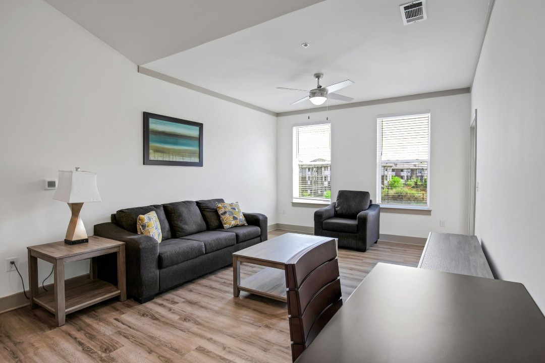 Overlook at Farragut 6301, · Unit 2/2
