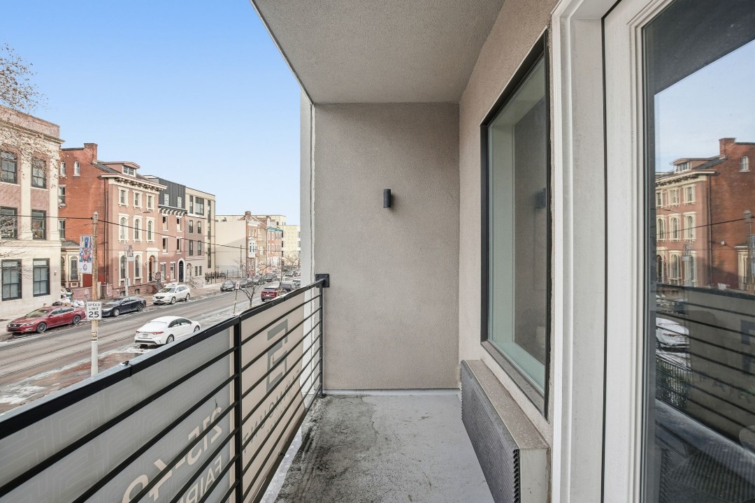 Fairmount Square 1528- 2A · Unit 1/1