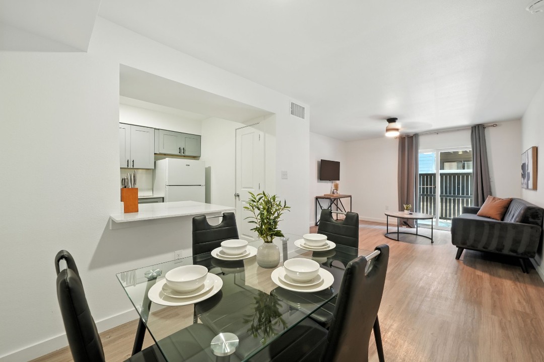 Mueller Flats · Unit 1613 1/1