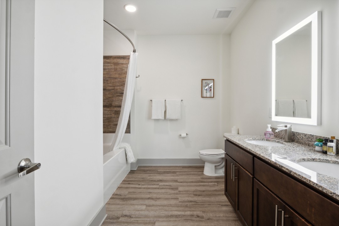 Overlook at Farragut 6303, · Unit 2/2