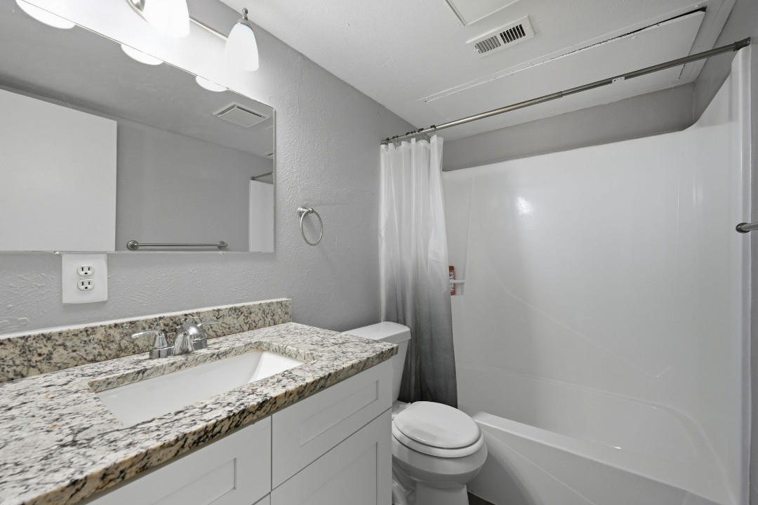 Eureka village · Unit 202 2/1