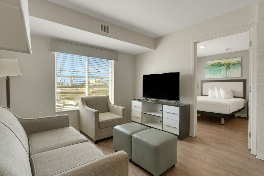 Simplicity At the Rim · Unit 1208  2/2