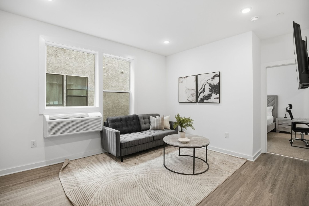 Fairmount Square 1528- 3C · Unit 1/1