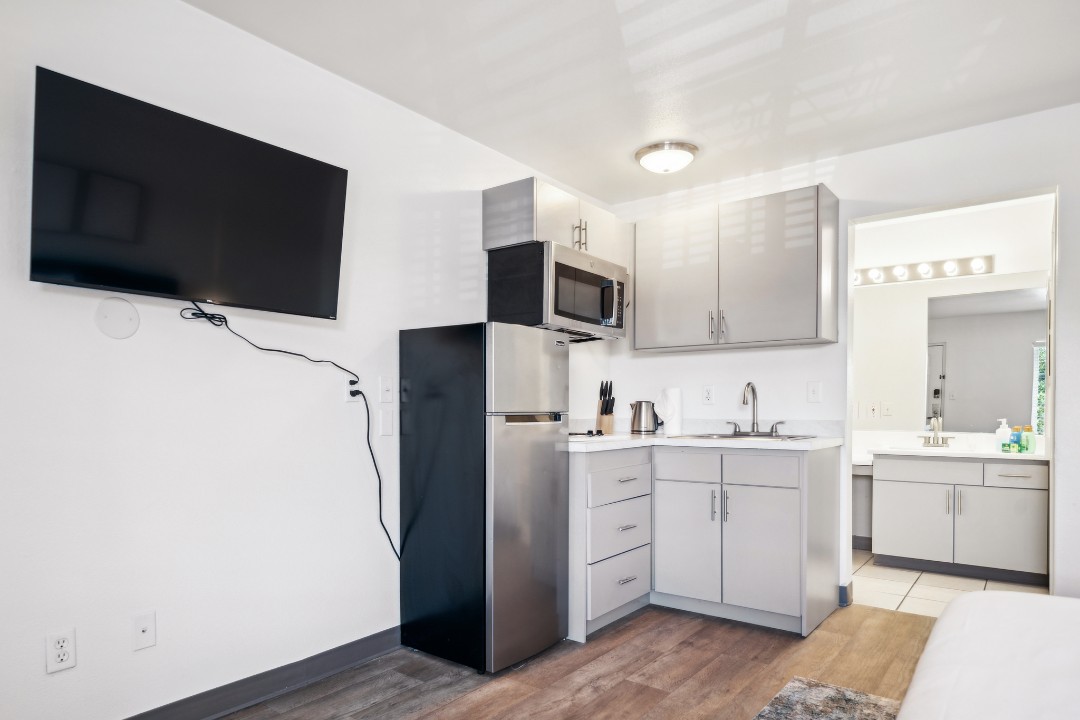 Spectra Paradise Studio · Unit 404