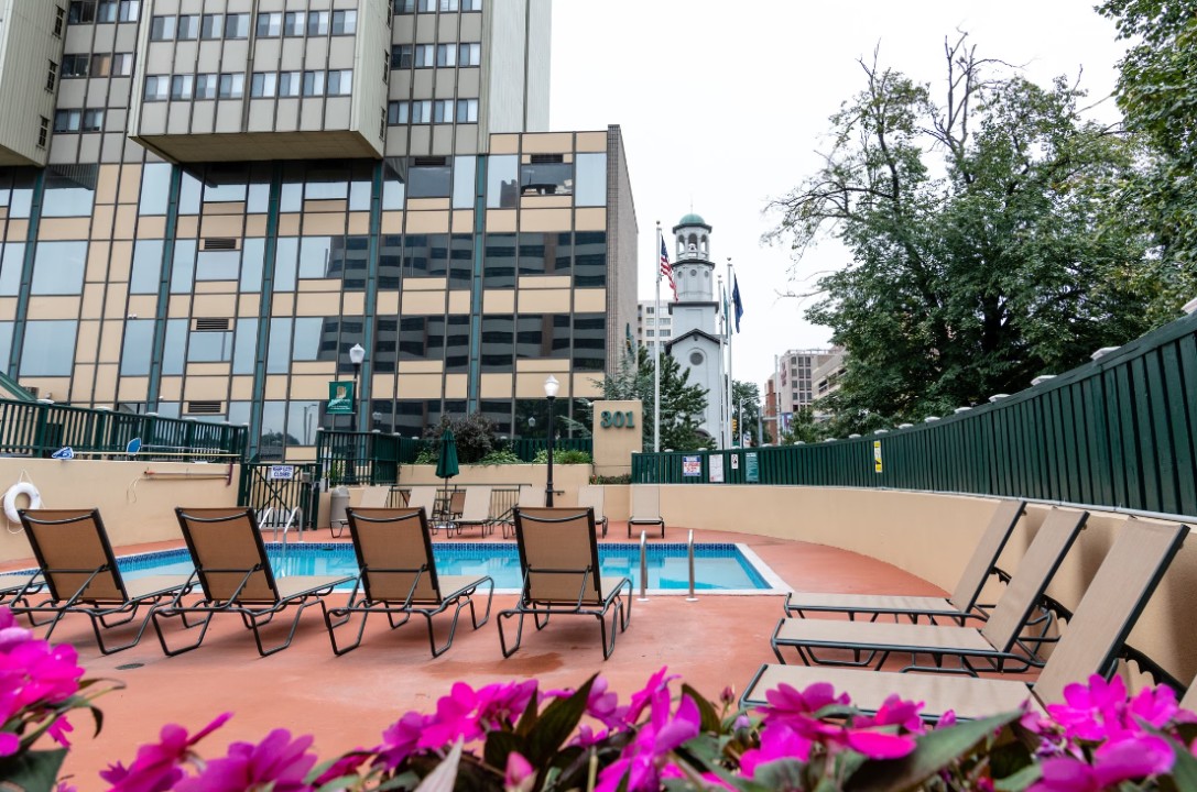 Pa Place 2401, 2br