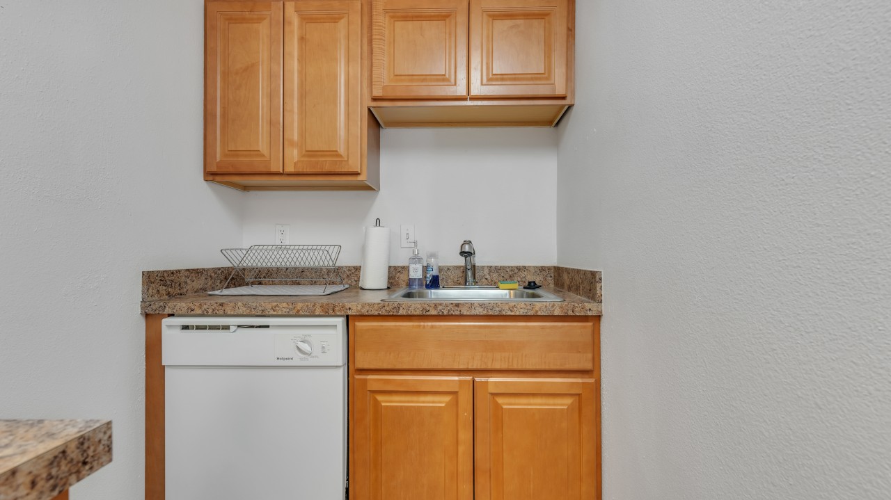 Pa Place 1606, 1br