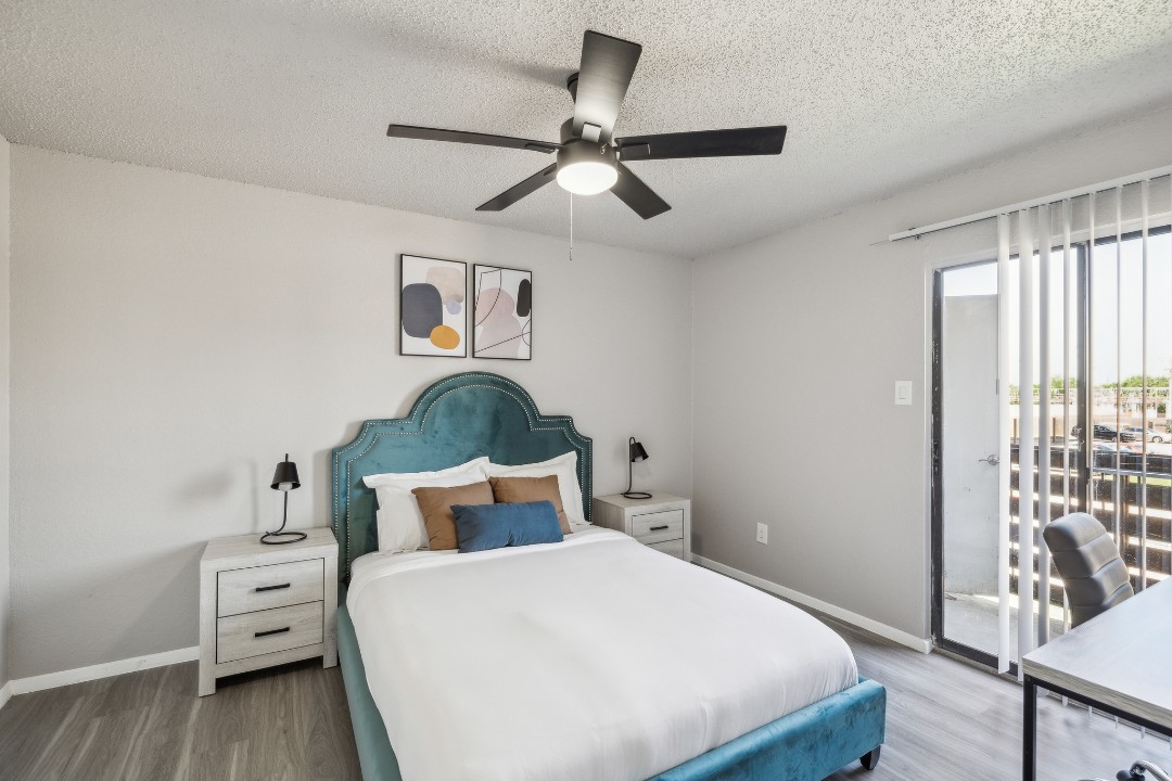 2 Bedrooms · Signature layout
