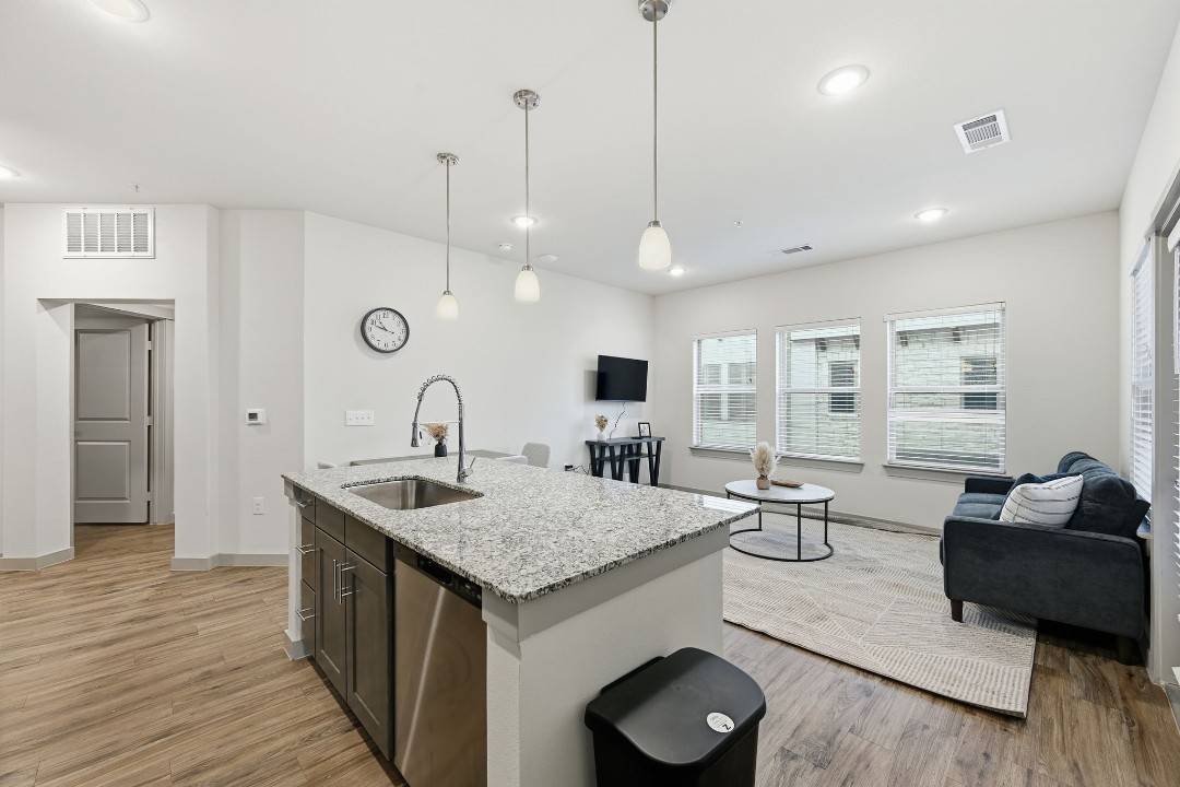 Chisholm Trace · Unit 327 2/2