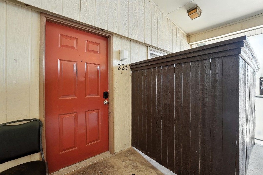 Eureka village · Unit 225 2/1