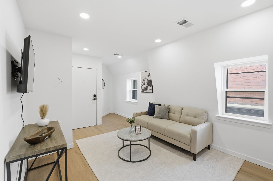 Carriage House C416 · Unit 1/1