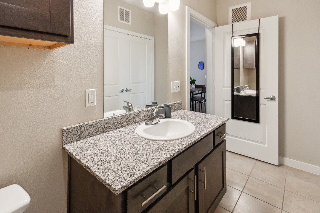 Smart Living Cypress Creek, · Unit 8302 2/2
