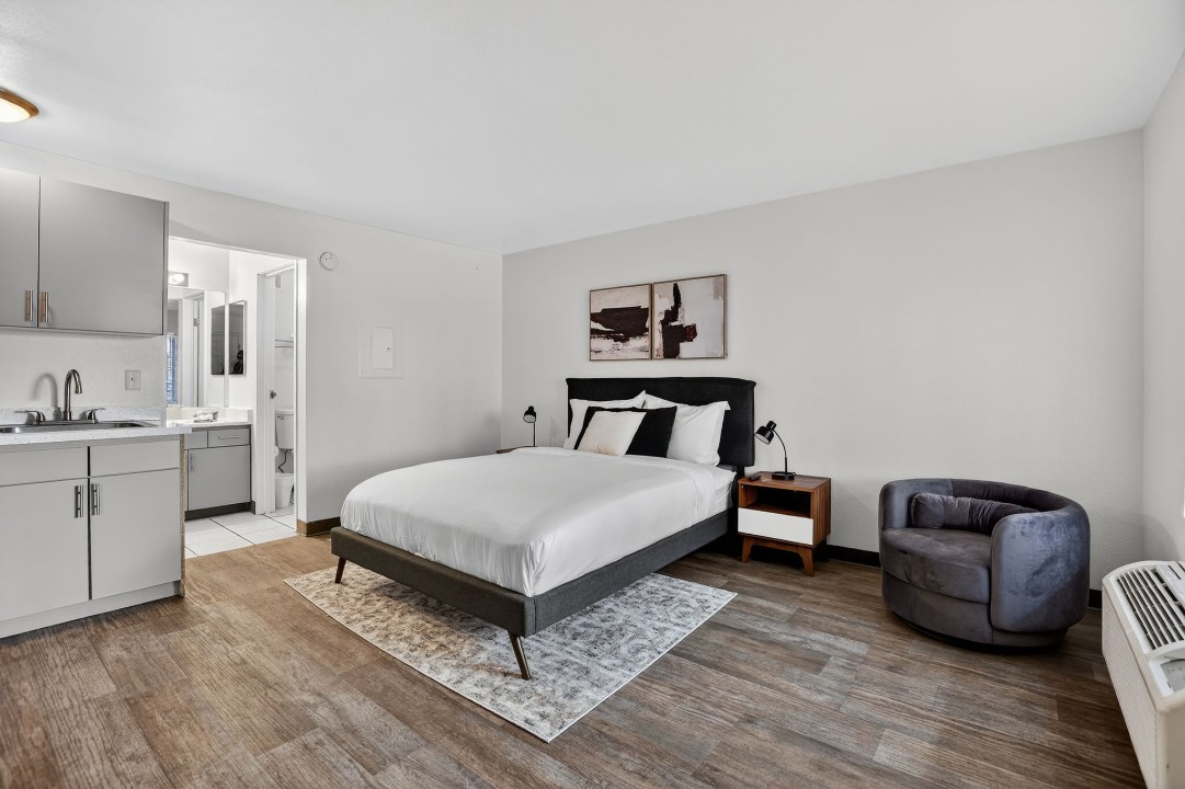 Spectra Paradise Studios · Unit 604