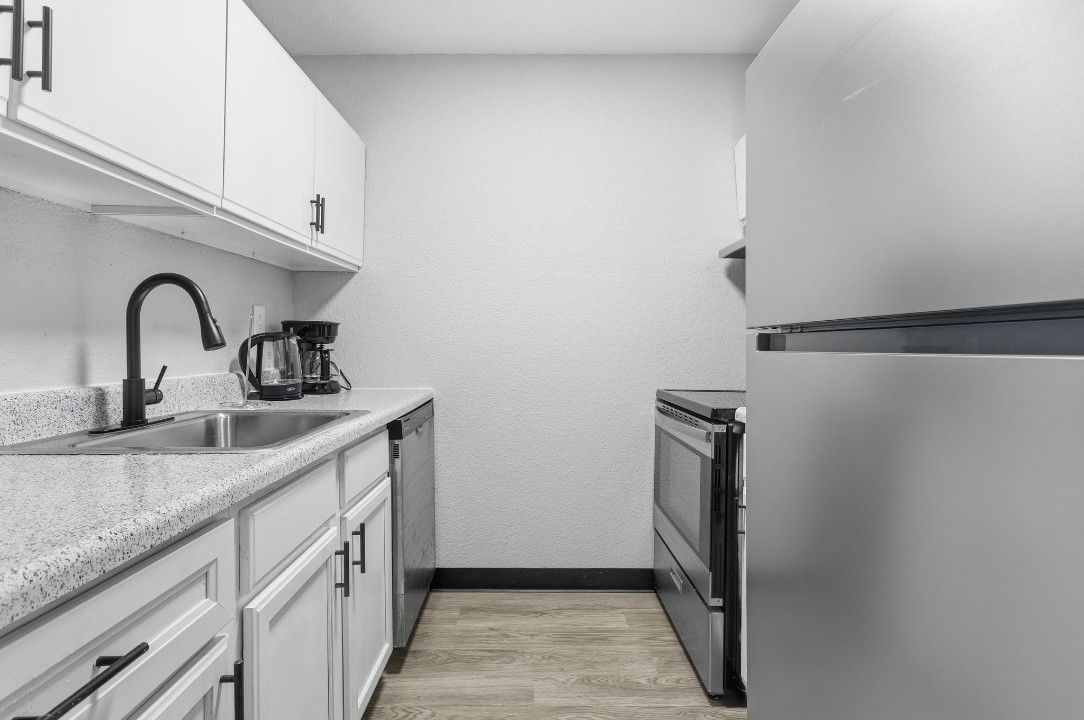 Hillcrest 8312A · Unit 1/1