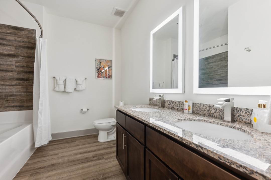 Overlook at Farragut 3005, · Unit 2/2