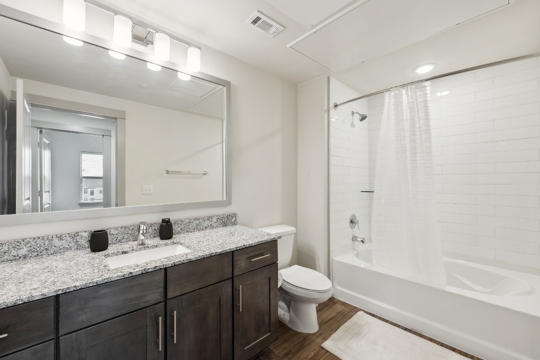 Chisholm Trace · Unit 531 2/2