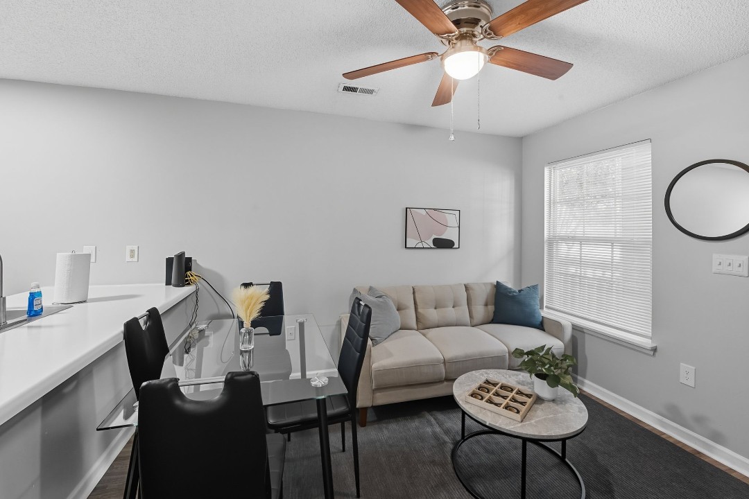Meadowbrook 250 - 204 1bd/1bd
