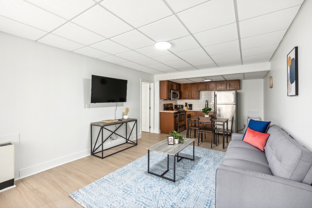 on East, 116 - · Unit 111  1/1