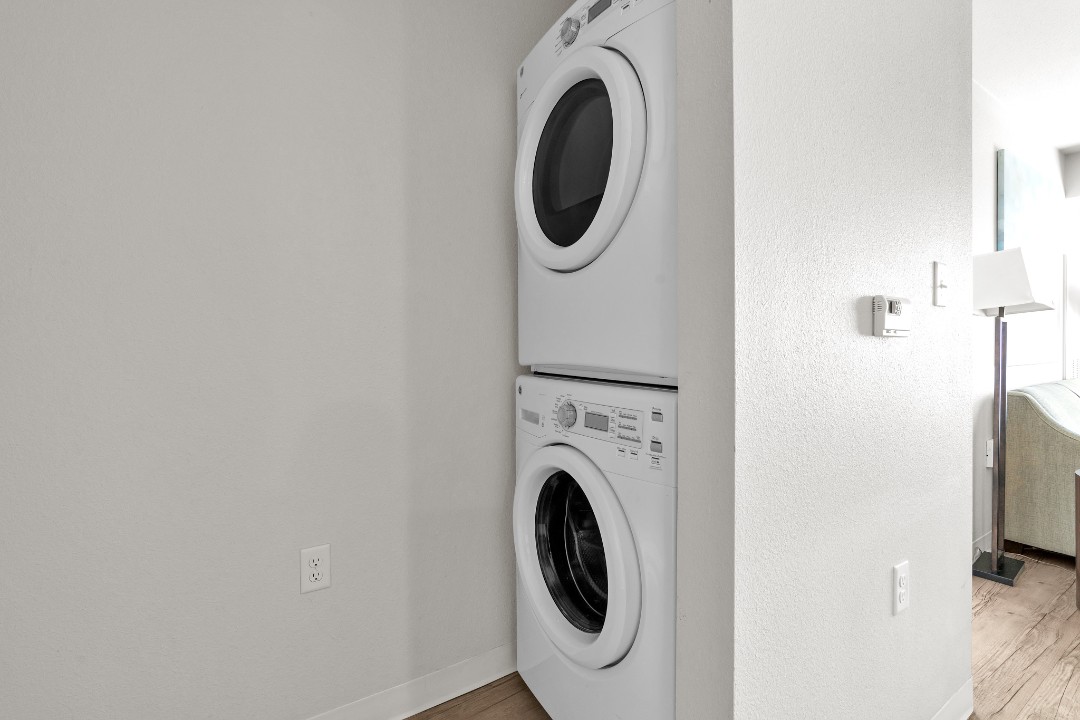 Simplicity At the Rim · Unit 1302 3/2