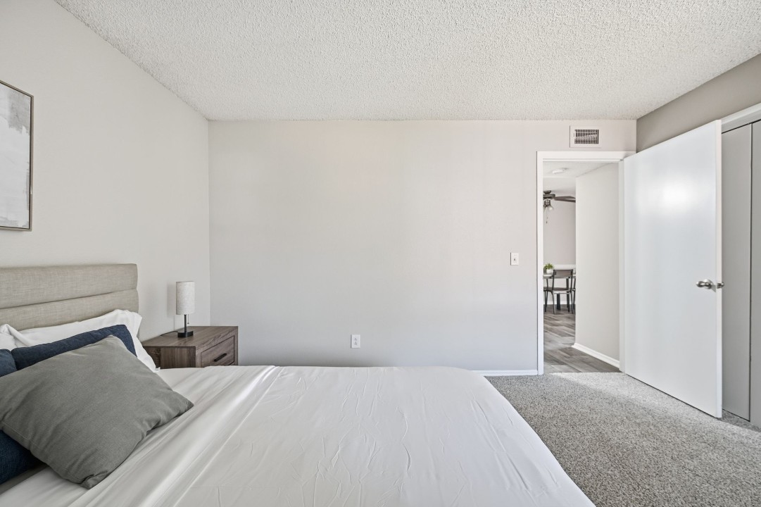 The Trails · Unit 323 2/1
