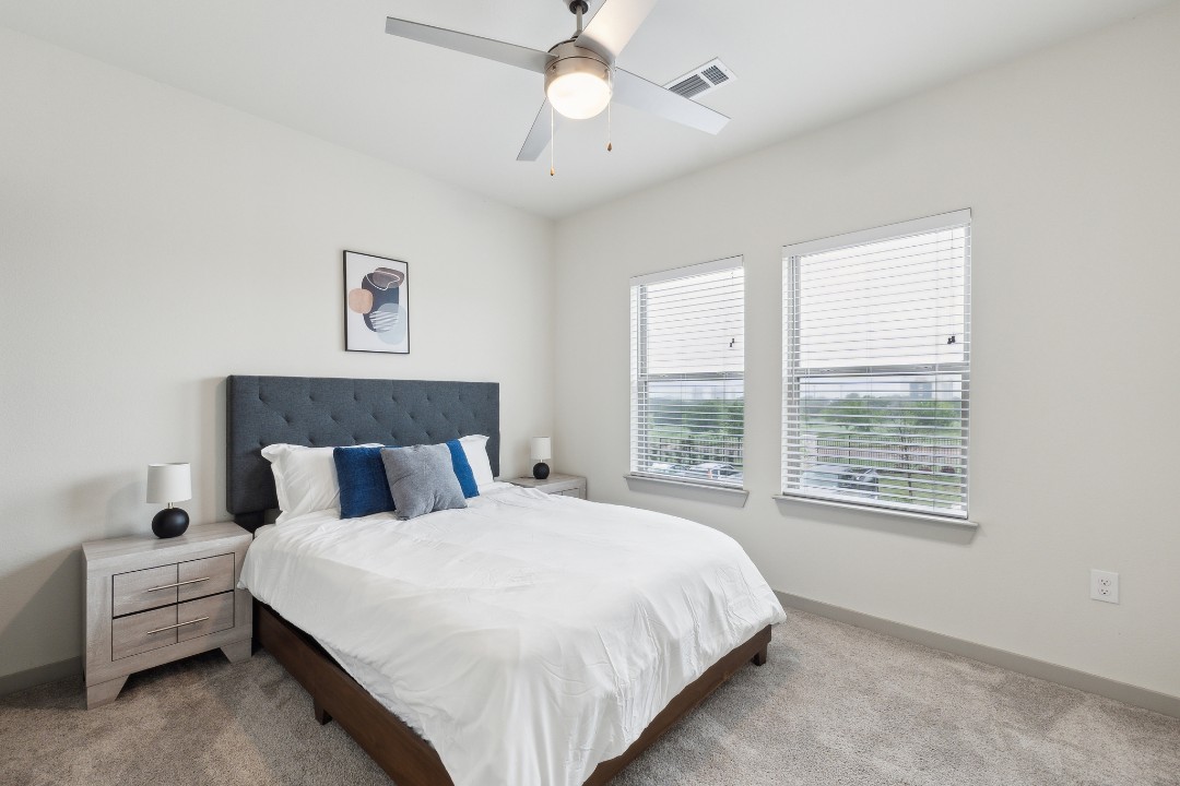 Chisholm Trace · Unit 222 2/2