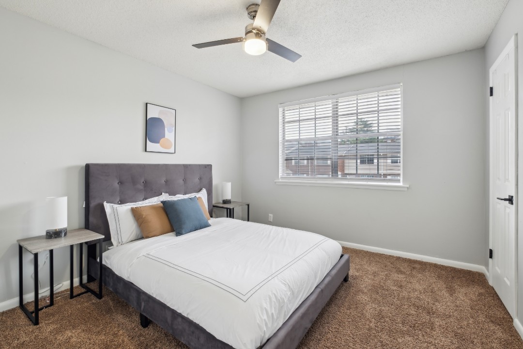 2 Bedrooms · Signature layout