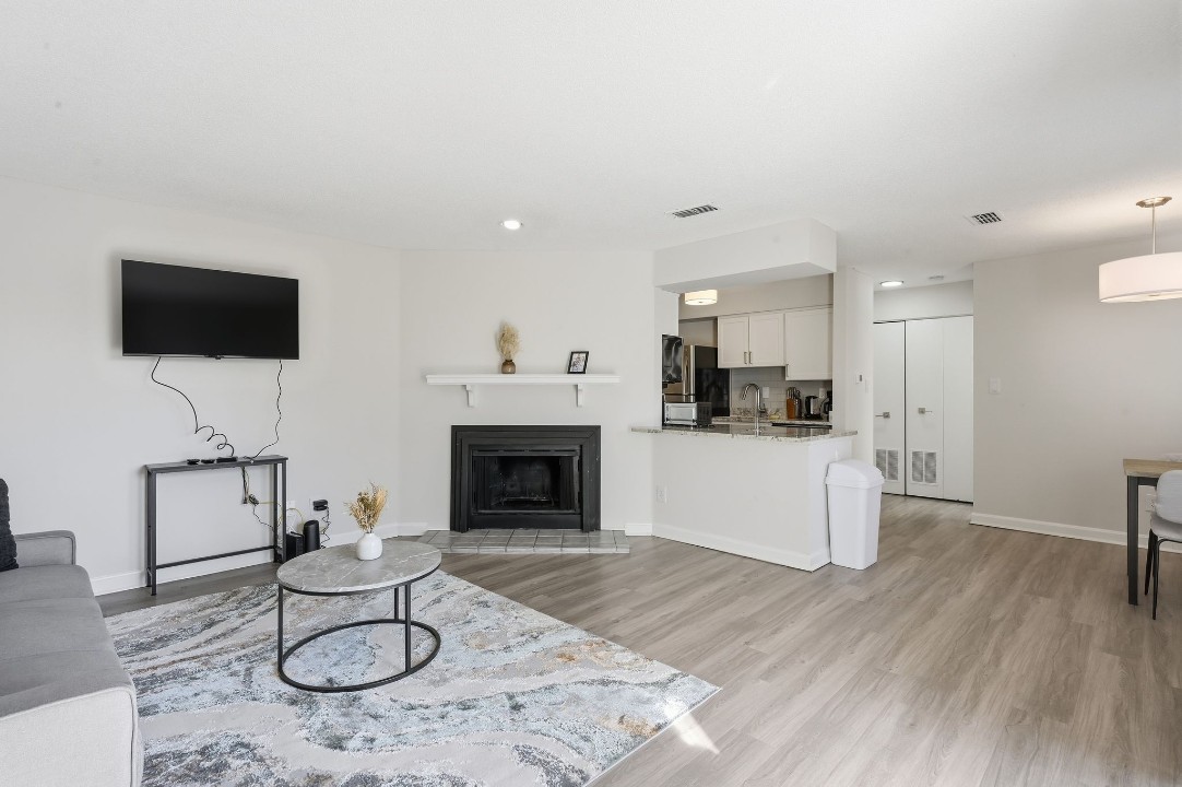 Taylor at 502 · Unit unit 2301-202 1/1