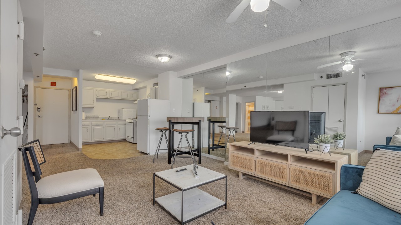 Pa Place 514, Studio
