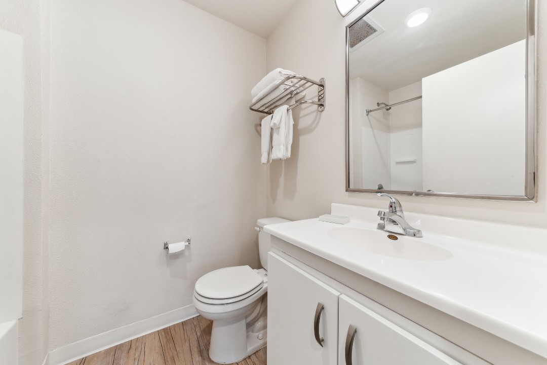 Simplicity At the Rim · Unit 1307  1/1