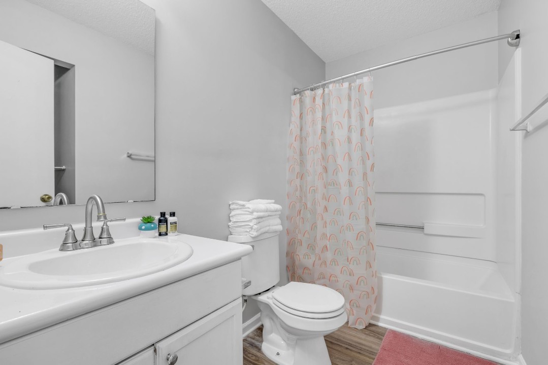 Carlson Bay, 974-301, · Unit 2/2