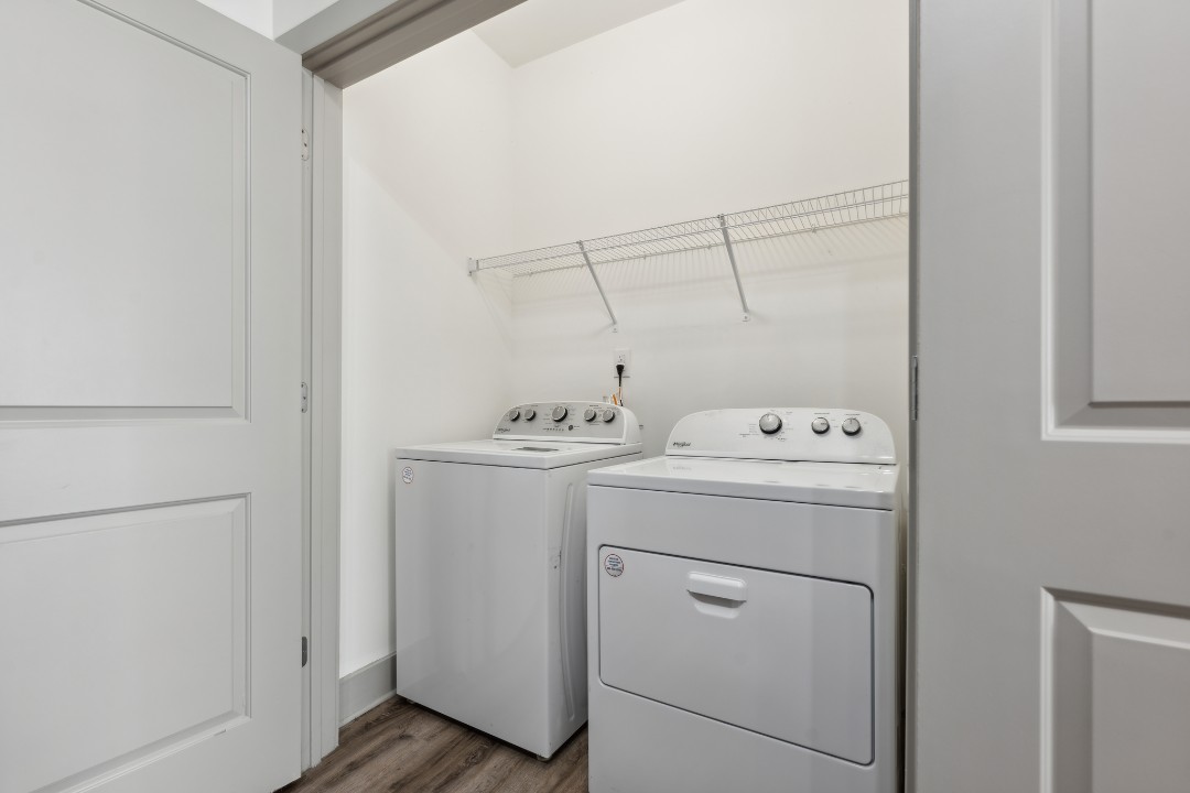 Overlook at Farragut 3005, · Unit 2/2