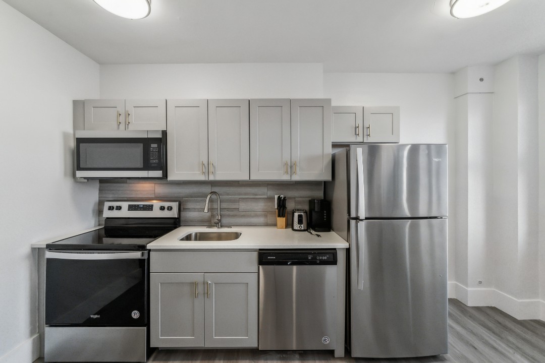 Fairfax Apartments · Unit 725 1/1