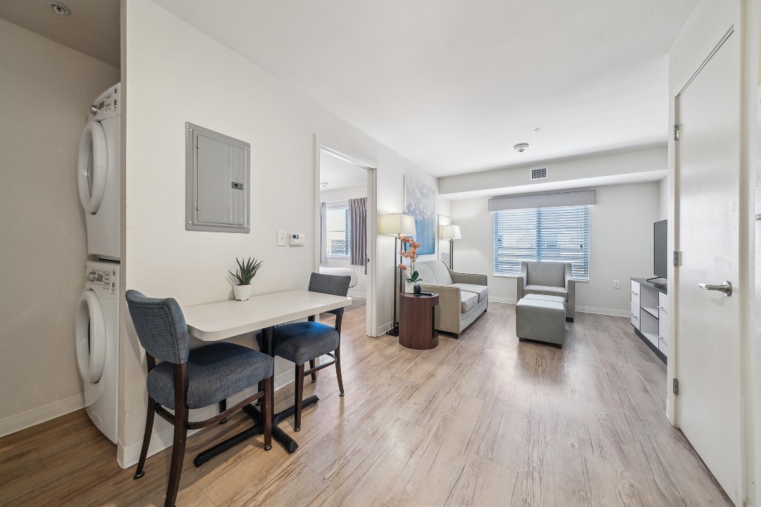 Simplicity At the Rim · Unit 1303  1/1