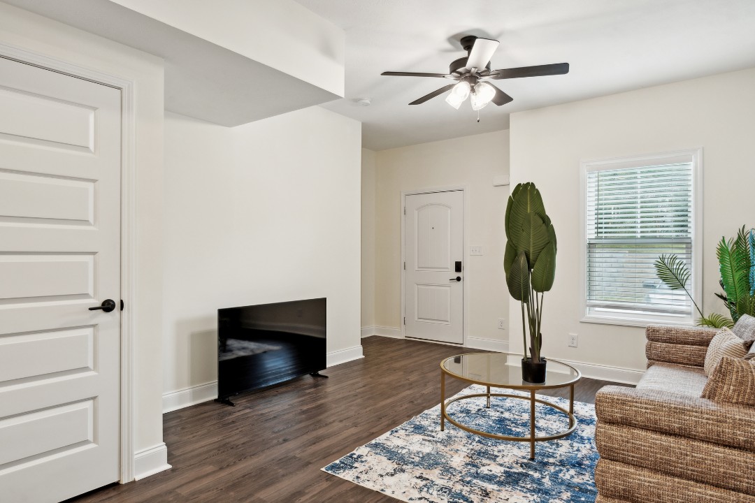 Alto · Unit O4 2bd/2.5 bth