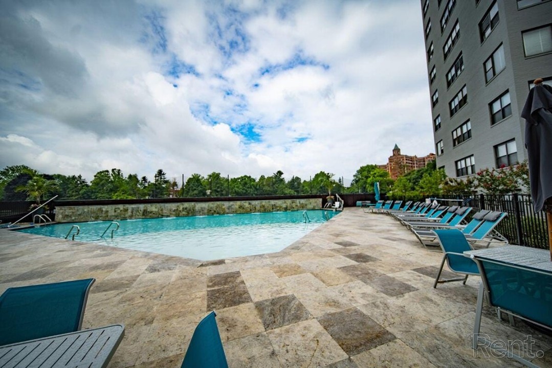 Avenue · Unit 2bd B846 2Br, With A Pool, Gym and Parking