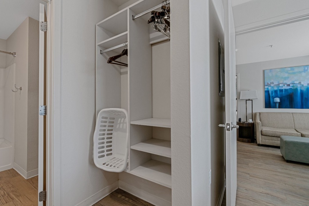 Simplicity At the Rim · Unit 1308 2/2