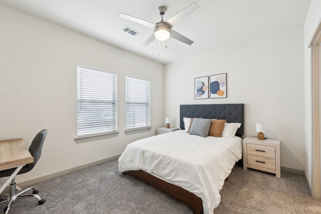 2 Bedrooms · Signature layout
