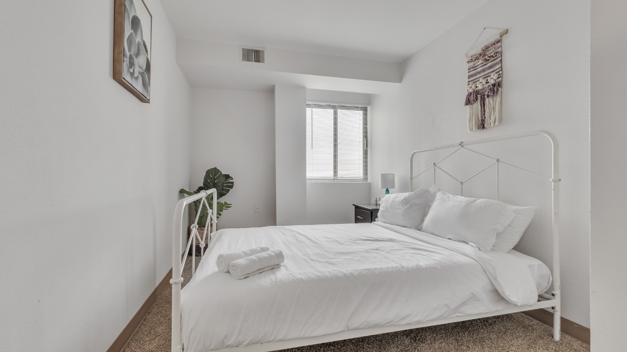 Pa Place 2414, 2br