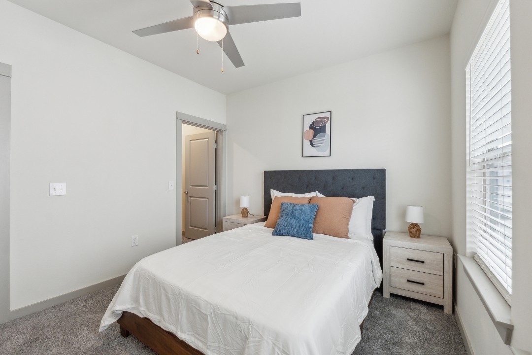 2 Bedrooms · Signature layout