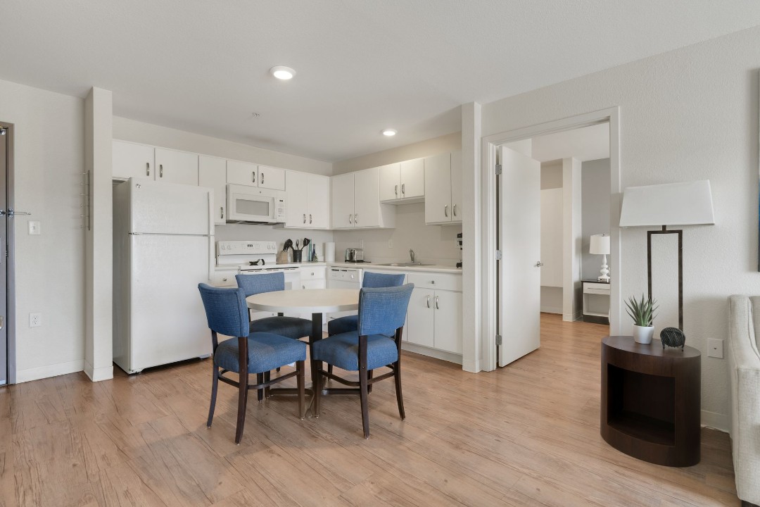 Simplicity At the Rim · Unit 1408 2/2