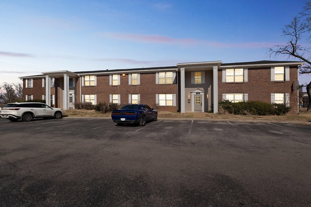 Brentwood Hills, C3 - · Unit 1/1