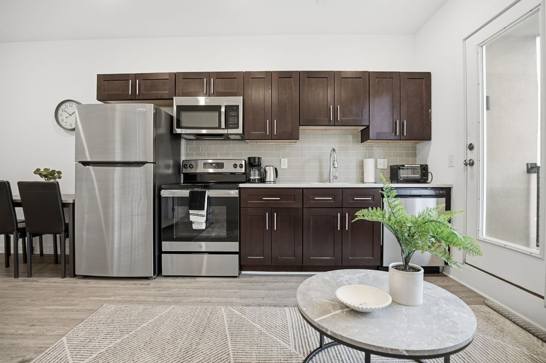 Fairmount Square 1528- 2A · Unit 1/1