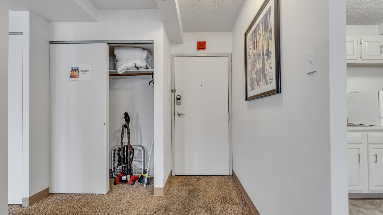 Pa Place 514, Studio