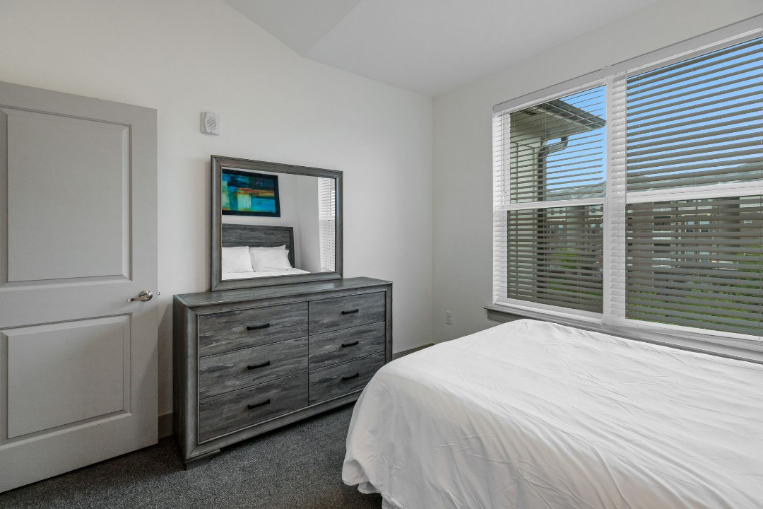 Overlook at Farragut 2302, · Unit 2/2
