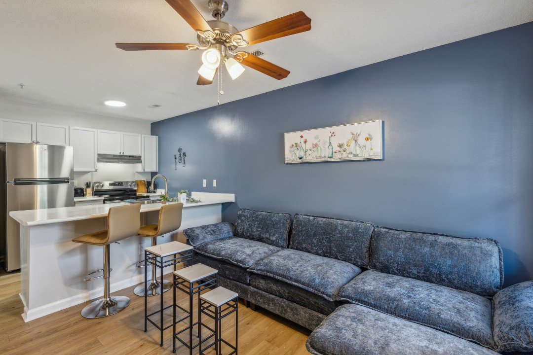 Carlson Bay, 969-104, · Unit 1/1