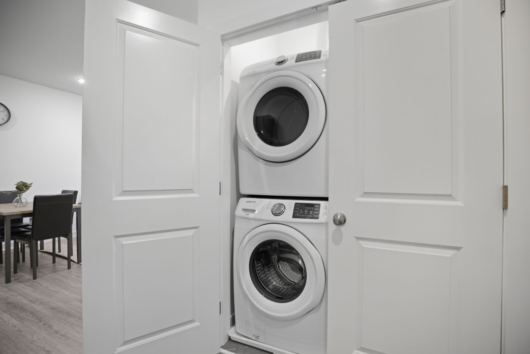 Fairmount Square 1528-3F · Unit 1/1
